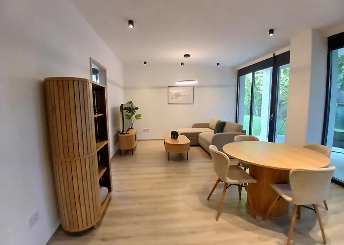 Fenyvesliget Iv דירה *