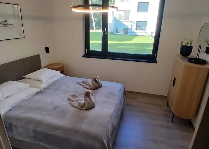 Fenyvesliget Iv * בלטונפנבש